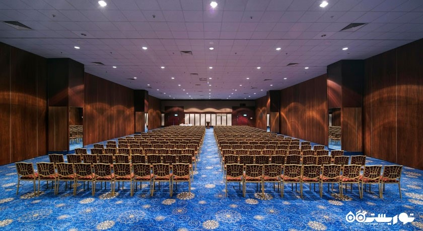 سالن بزرگ برگزاری همایش و جلسات